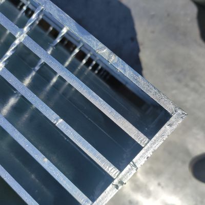 圧力はカーボンQ235電流を通された鋼鉄金属の格子の熱いすくいを溶接した